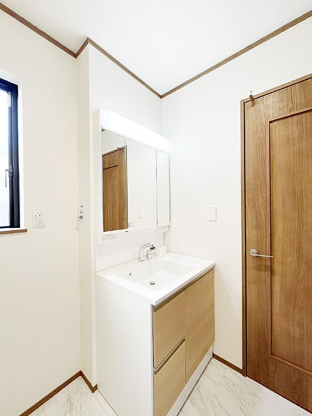 キッチンとの動線を考慮した水廻り集中設計で忙しい時間の家事もラクラク