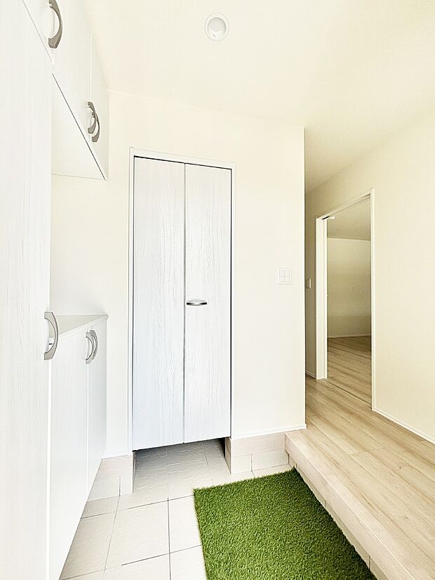 家族の帰宅やお客様をあたたかく迎える玄関