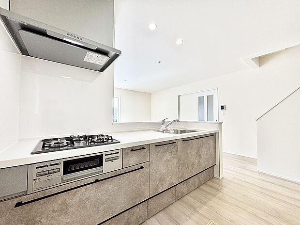 毎日使うキッチンだから、使いやすさ&お手入れのしやすさにこだわりました。