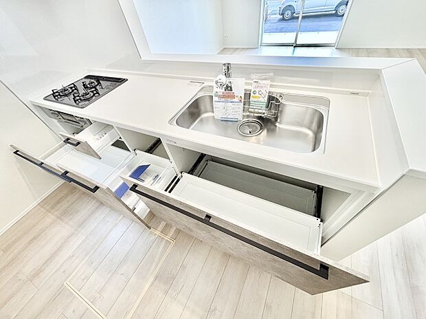 使いやすさを優先したスライド式収納タイプ!