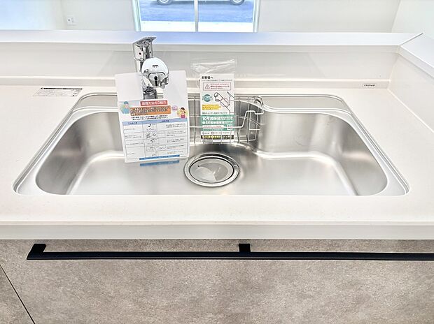 広々としたシンクでお料理やお皿洗いもラクラク快適に!