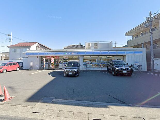 コンビニ 400m ローソン春日部中央三丁目店