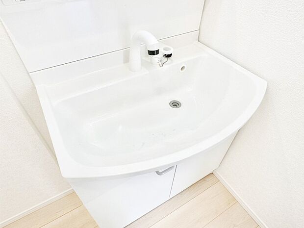 ハンドシャワー付き!使いやすい洗面台。