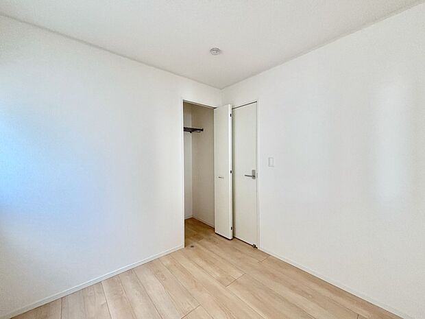 子供部屋にもおすすめな収納スペースたっぷりの居室