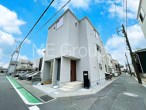 溢れる陽光でご家族の笑顔も輝く