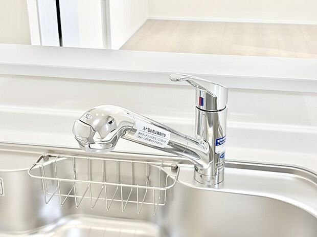 いつでも清潔なおいしいお水を。一つの水栓で水道水と浄水を使い分け。