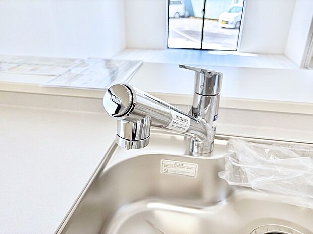 いつでも清潔なおいしいお水を。一つの水栓で水道水と浄水を使い分け。
