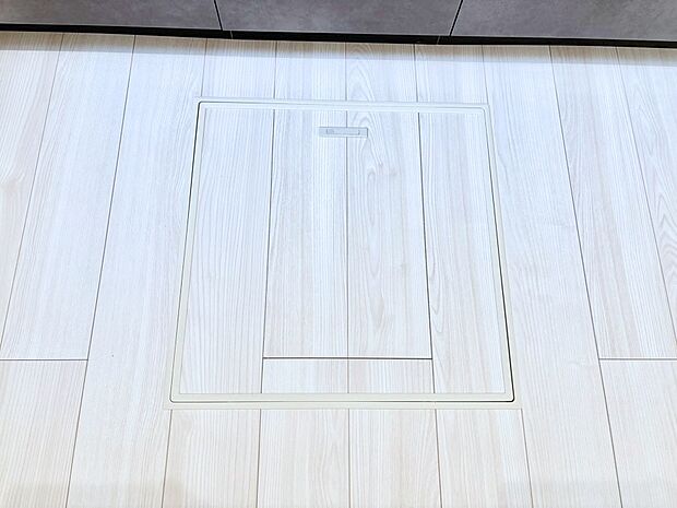 床下収納付き！日用品・非常用品の収納にも大活躍。