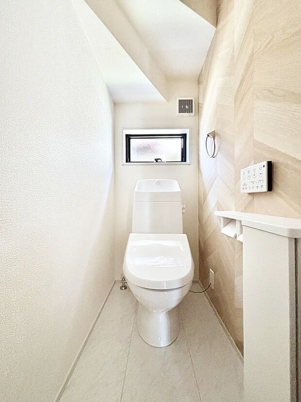 ウォシュレット付きトイレが1階と2階それぞれに配置されていてとても便利です。 