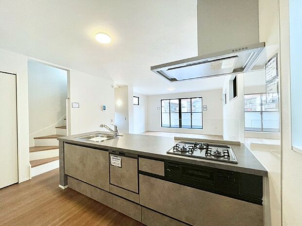 ゆとりあるキッチンではご家族と楽しくお料理ができます。