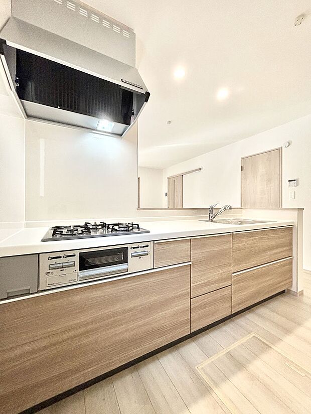 料理をしながらでもご家族との会話を楽しめる対面キッチン