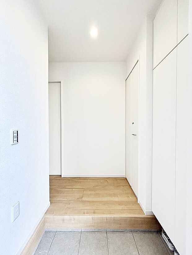 家族の帰宅やお客様をあたたかく迎える玄関