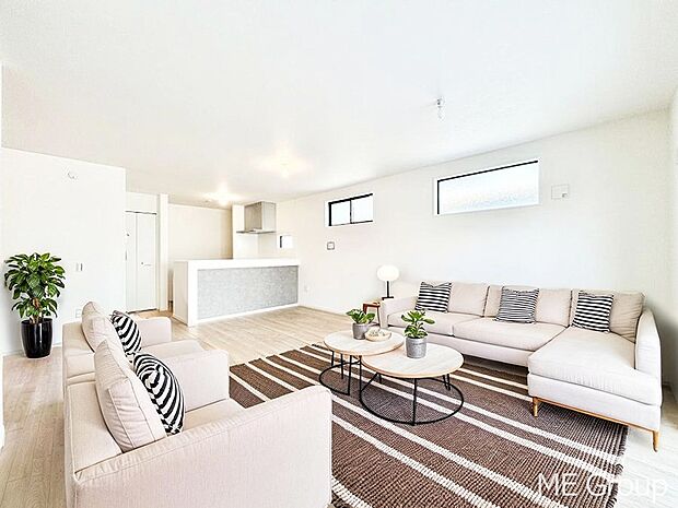 落ち着いた雰囲気のＬＤＫは家族みんなの快適空間※家具はCGです