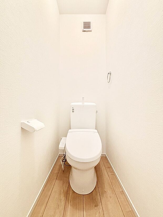 トイレは温水洗浄機能付き