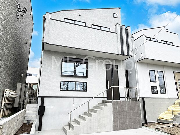 溢れる陽光でご家族の笑顔も輝く