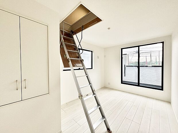 爽やかな日差しがお部屋全体を優しく包み込んでくれます