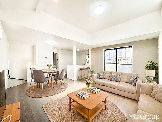 落ち着いた雰囲気のＬＤＫは家族みんなの快適空間※家具はCGです