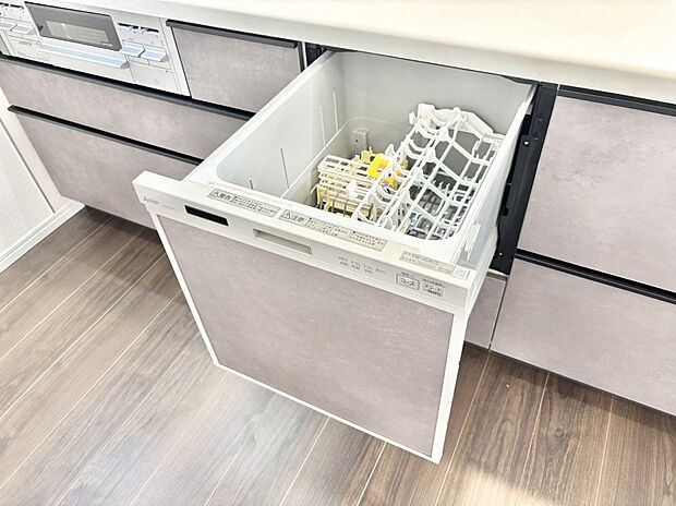 面倒なお片づけは食洗機にお任せ！家事の負担が減って、時間にも気持ちにもゆとりができます。