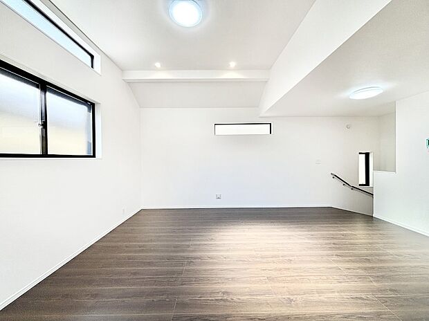 家族の笑顔が自然と生まれてくる、そんな雰囲気のダイニングに仕上がっています 