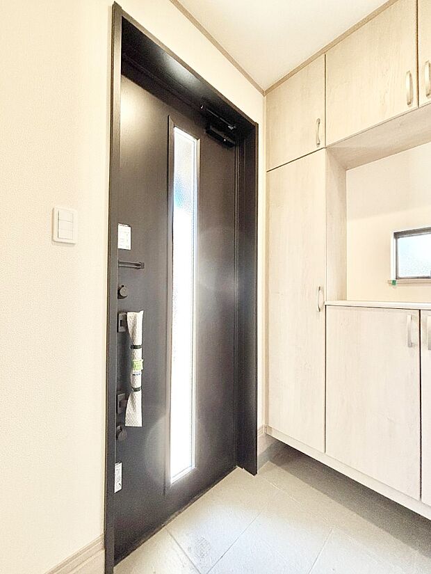 家族の帰宅やお客様をあたたかく迎える玄関