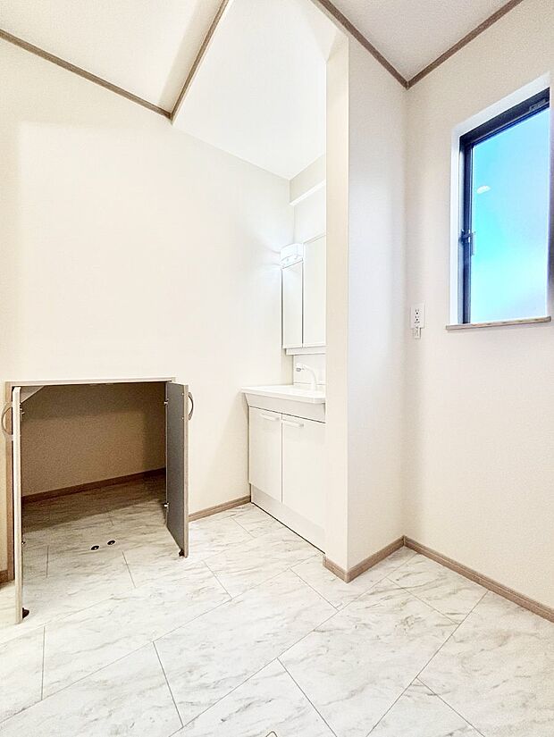 広々とゆとりのあるランドリースペース