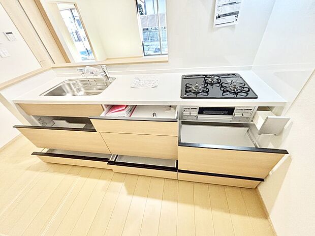 使いやすさを優先したスライド式収納タイプ！