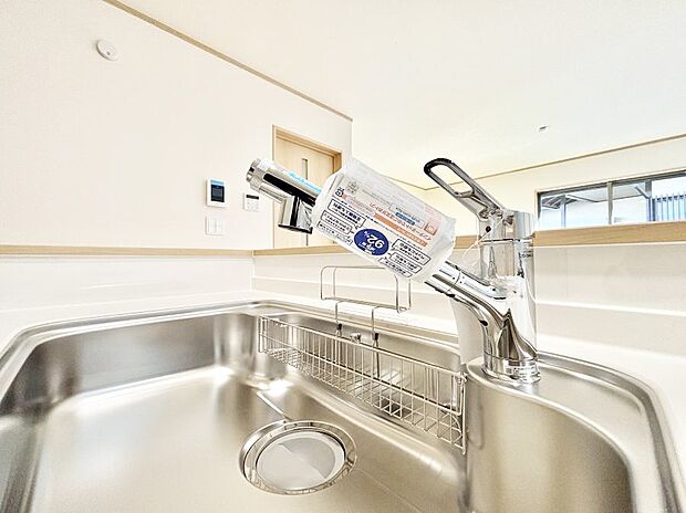 いつでも清潔なおいしいお水を。一つの水栓で水道水と浄水を使い分け。