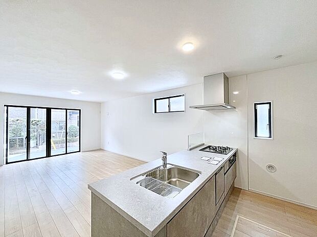 ゆとりあるキッチンではご家族と楽しくお料理ができます。