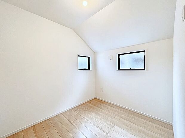 子ども部屋にぴったりの明るい空間。