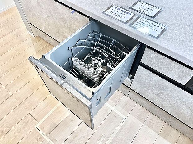 面倒なお片づけは食洗機にお任せ！家事の負担が減って、時間にも気持ちにもゆとりができます。