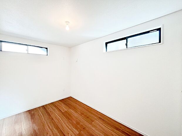 2階のサービスルーム5帖