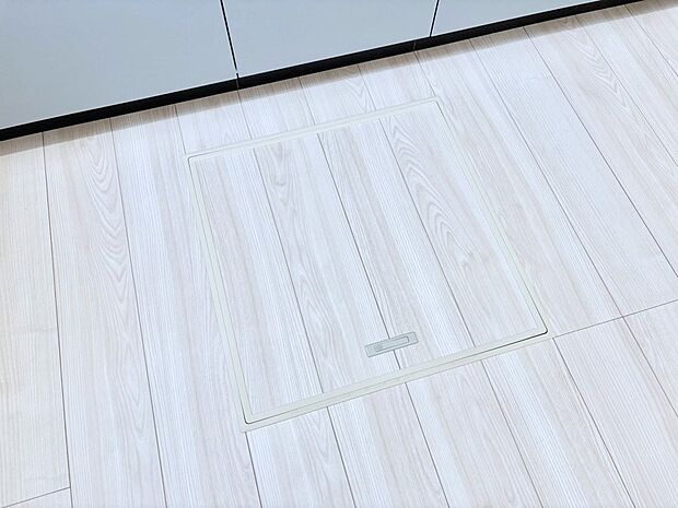 床下収納付き!日用品・非常用品の収納にも大活躍。