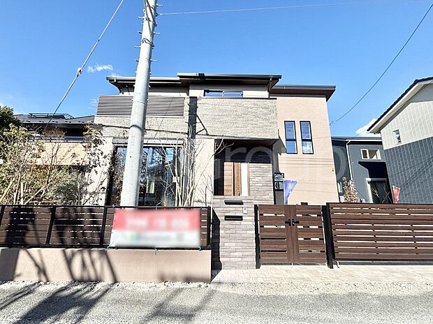 上質感あふれる外観デザイン。魅力の住まいを実現。 