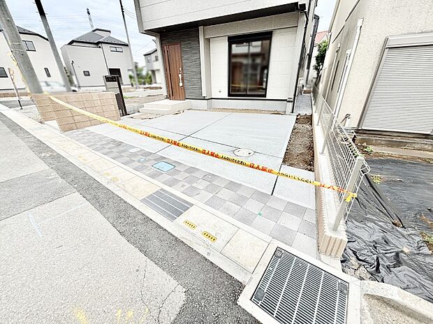 目の前が駐車場だと雨の日も大量にお買い物をした時も便利ですね