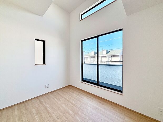 明るいバルコニーサイドに洋室を設置。目覚めの良い寝室に。