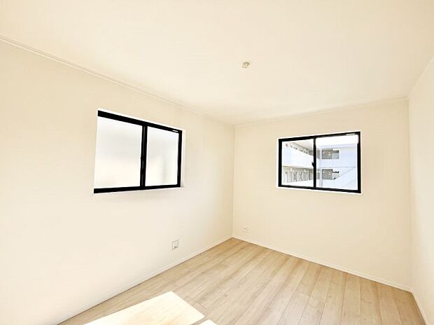 2面採光を確保した明るい空間。家族みんなが快適な暮らしを実現する設計です。  