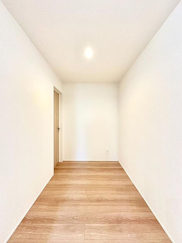 キッチンにはパントリー!食材のストックはもちろん、日用品の収納など使い方はいろいろ!