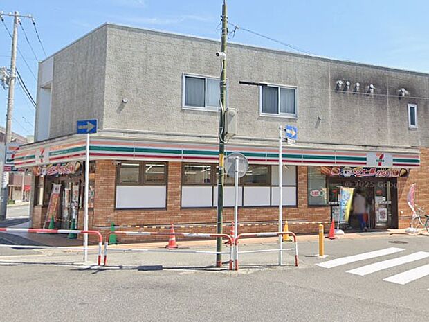 コンビニ 200m セブン-イレブン松戸上本郷駅前店