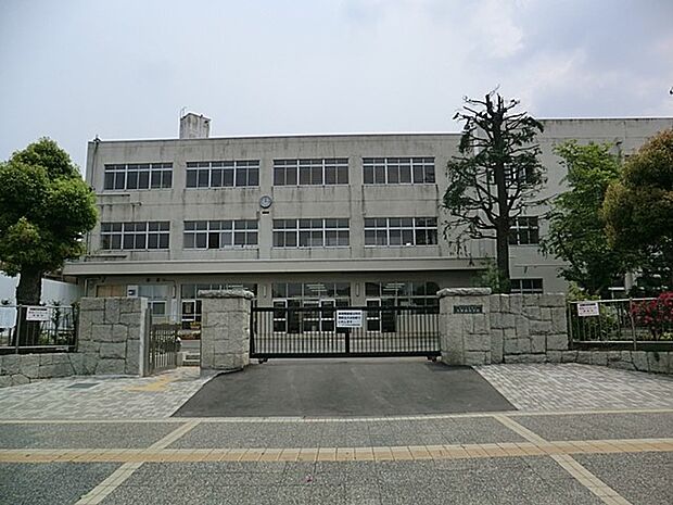 中学校 460m さいたま市立与野西中学校