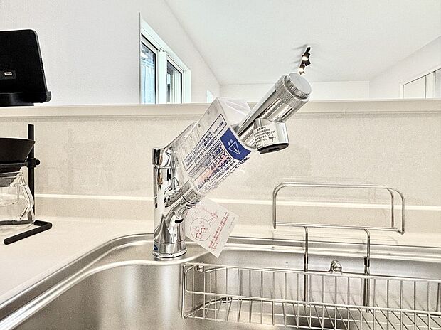 いつでも清潔なおいしいお水を。一つの水栓で水道水と浄水を使い分け。