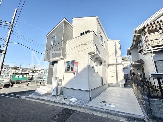 洗練された外観、上質な住空間が広がる室内は永く安心して過ごせる住居です。 