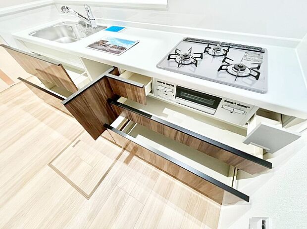 使いやすさを優先したスライド式収納タイプ!