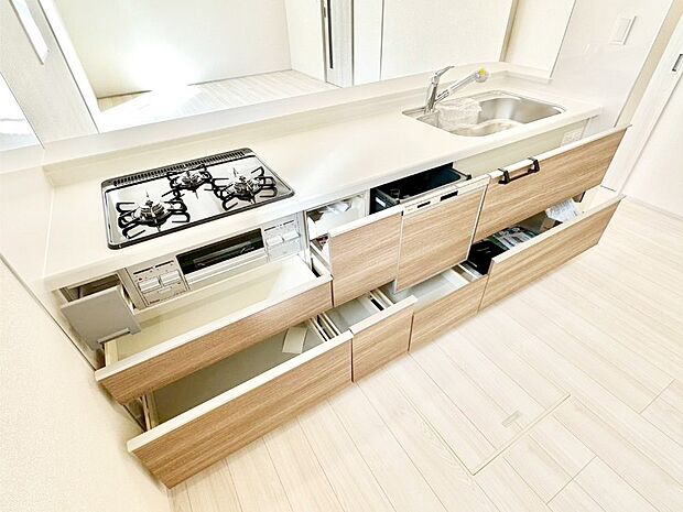 使いやすさを優先したスライド式収納タイプ!