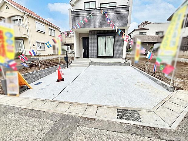 駐車2台可能!急なお客様の駐車に。また、ご家族の自転車スペースとしても大活躍。