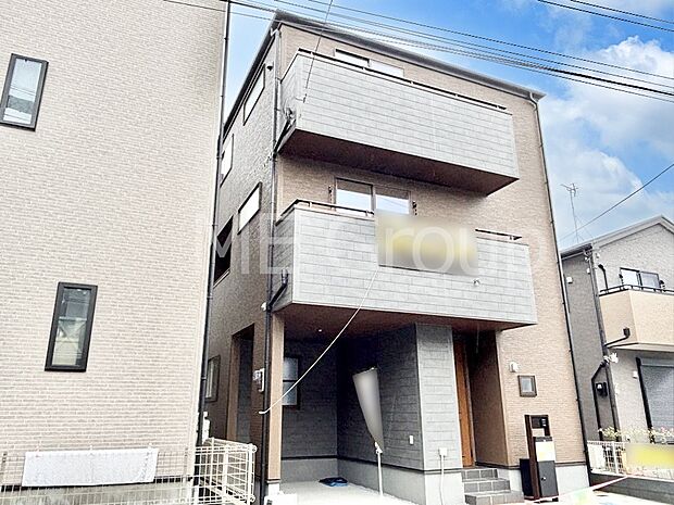 たっぷりの陽光と心地よい風が舞い込む住まい