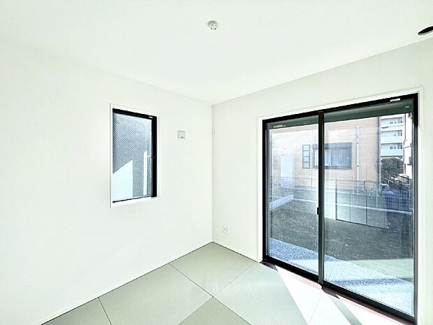 柔らかい畳の空間は、お子様の遊び場や来客時のおもてなしの場所として重宝します。 