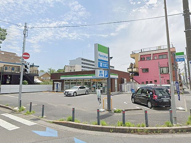 コンビニ 600m ファミリーマート新松戸六丁目店