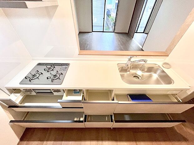 使いやすさを優先したスライド式収納タイプ!