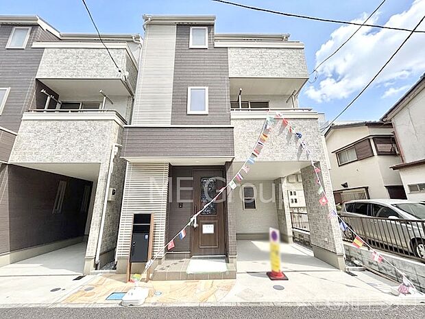 洗練された外観、上質な住空間が広がる室内は永く安心して過ごせる住居です。