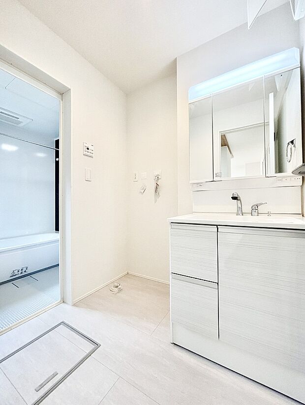 広々とゆとりのあるランドリースペース。  